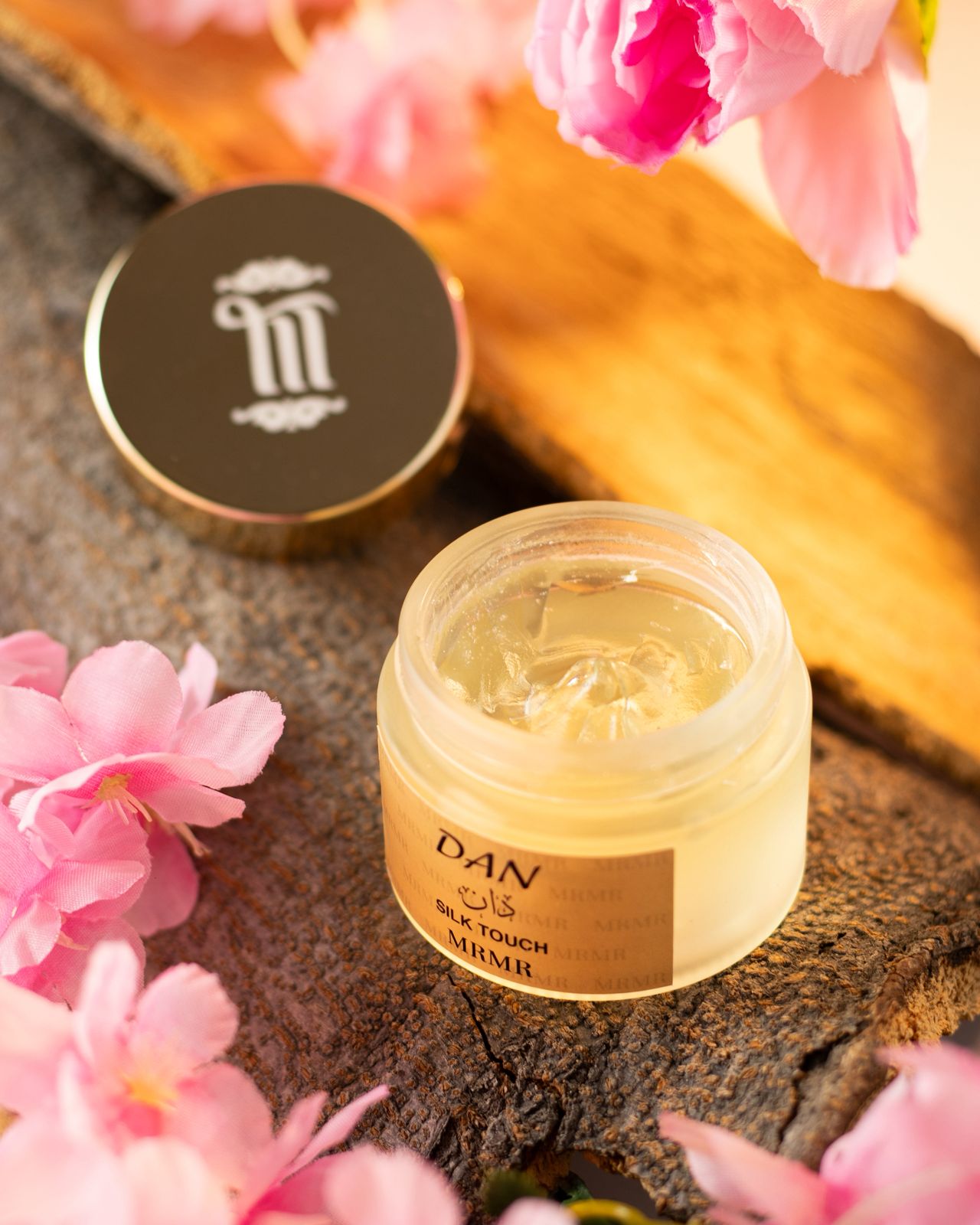 كريم سيلك تاتش للجسم بالكولاجين وفيتامين C | MrMr Beauty Store UAE Mrmr Silk Touch